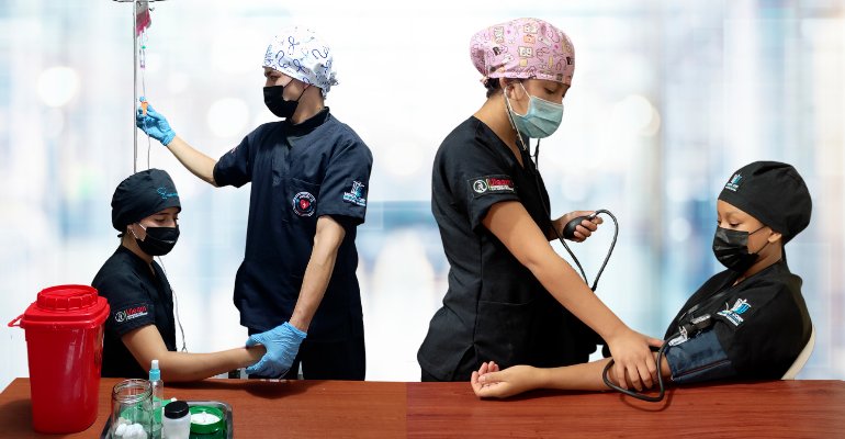 Auxiliar Superior Internacional en Odontología